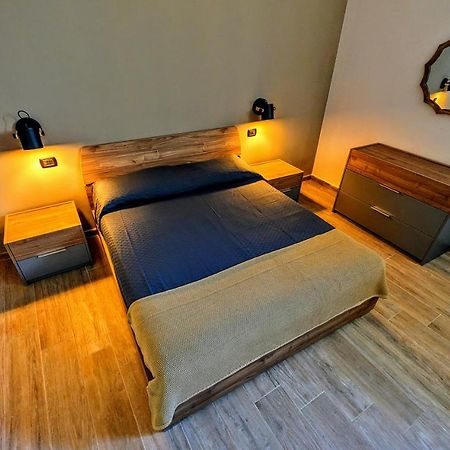 Sea Lion Apartment Трани Екстериор снимка