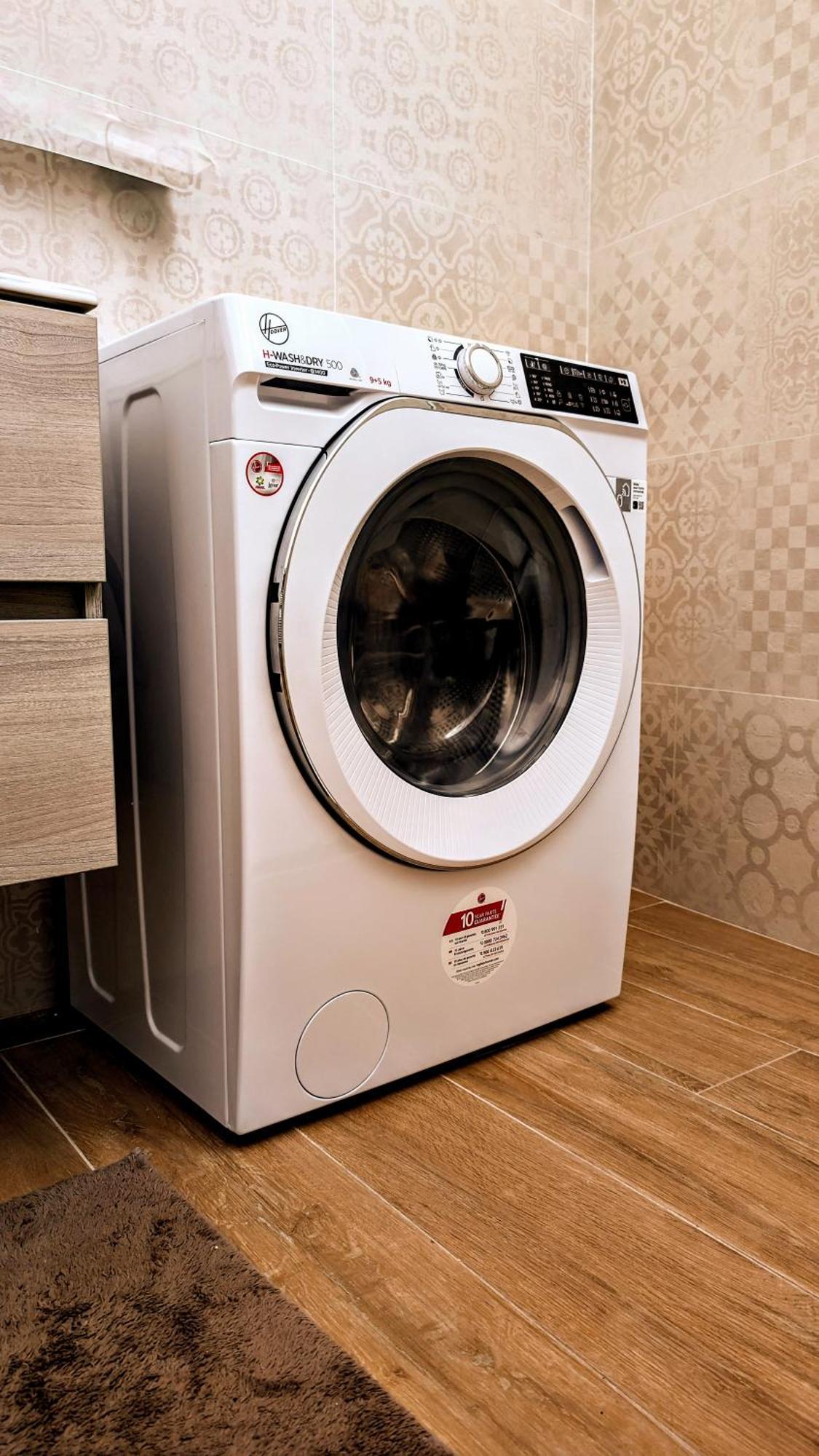 Sea Lion Apartment Трани Екстериор снимка